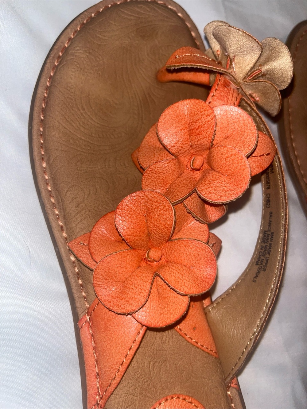 Born Boc Thong Sandals Flip Flops Women’s Size 9 Orange Floral Slip On - Picture 3 of 4